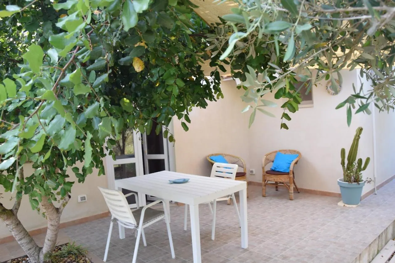 Casa vacanze FELICI IN 2 - Santa Maria del Focallo - Ispica Italia