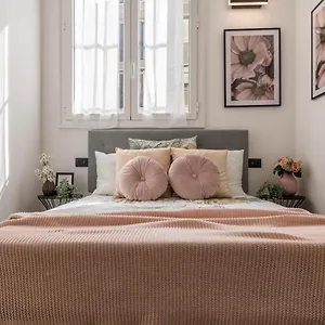 https://central-cozy-apartment-in-milan.it-lombardy.com